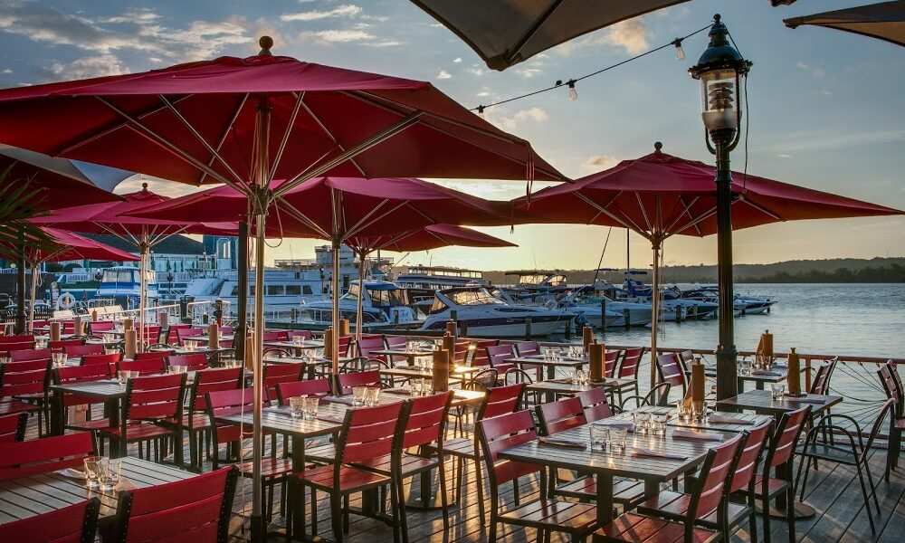 Vola’s Dockside Grill and Hi-Tide Lounge