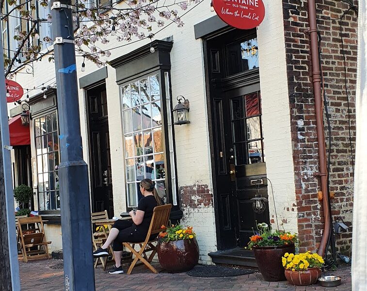 Fontaine Caffe & Creperie